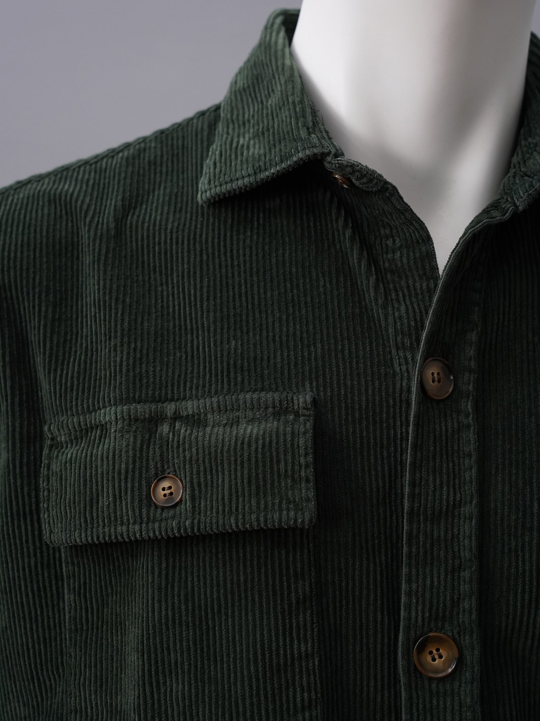 Dunkelgrünes Cord-Overshirt